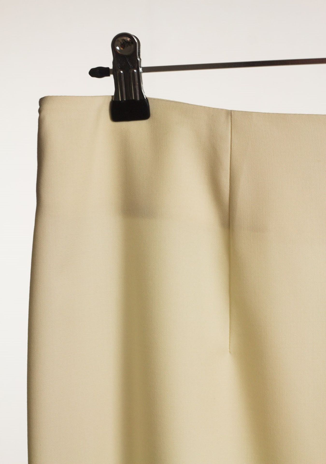 1 x Boutique Le Duc Cream Skirt - Size: 22 - Material: 100% Wool - From a High End Clothing Boutique - Image 2 of 10