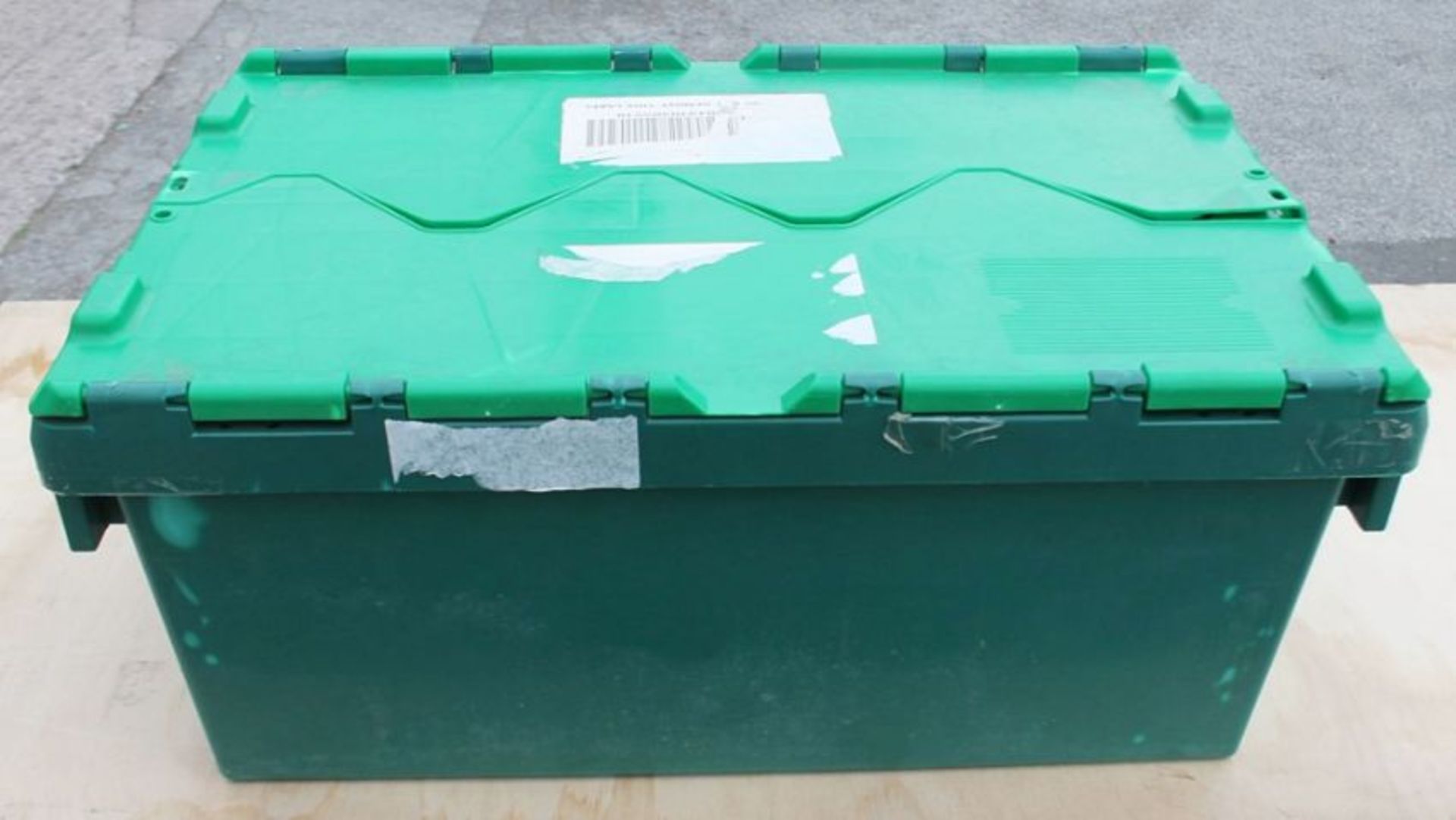 20 x Robust Low Profile Green Plastic Secure Storage Boxes With Attached Hinged Lids - Dimensions: - Image 4 of 7