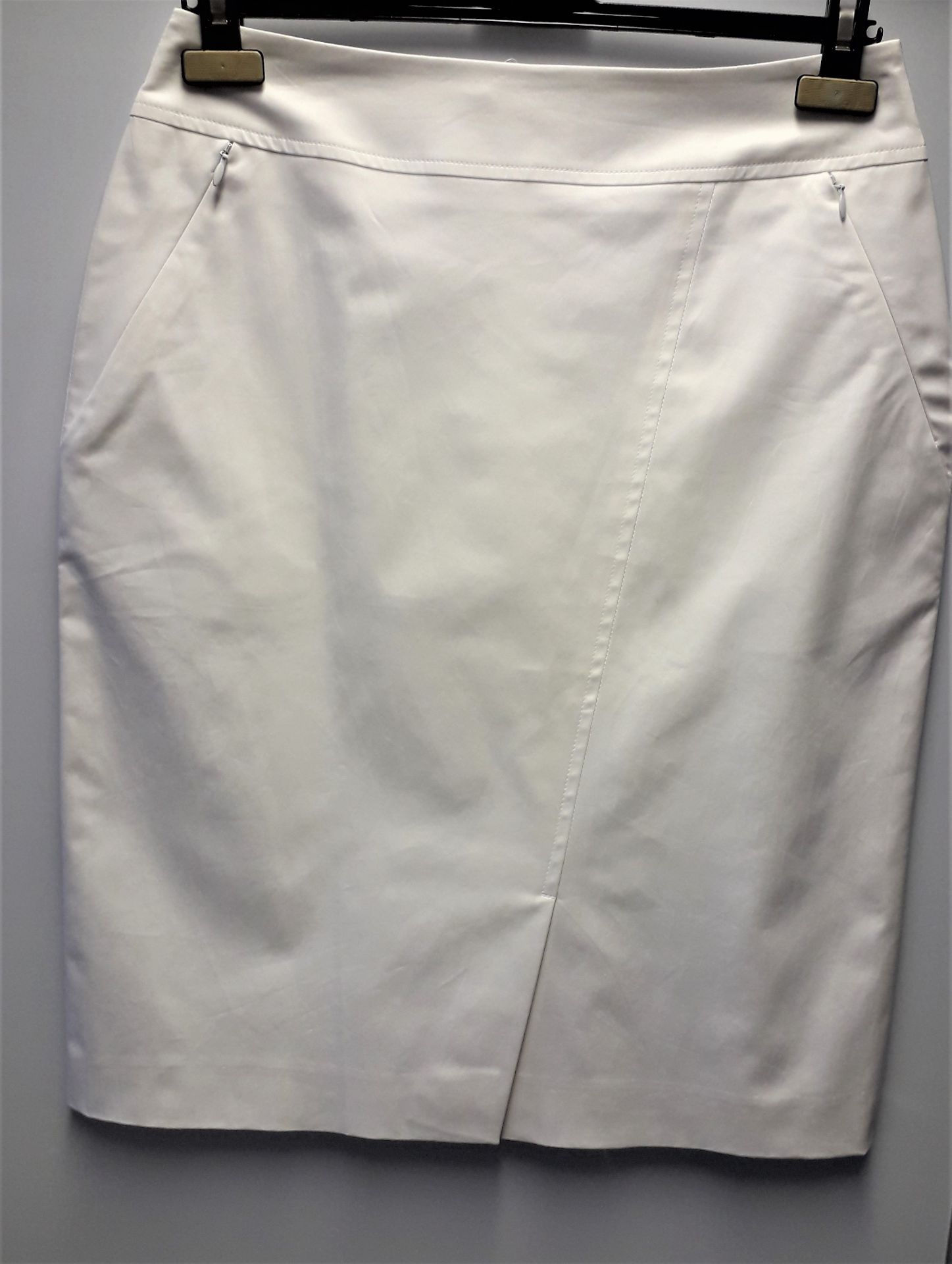 1 x Anne Belin White Skirt - Size: 14 - Material: 100% Cotton - From a High End Clothing Boutique In