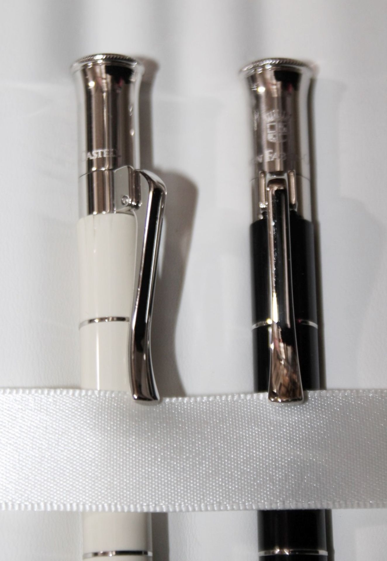 1 x GRAF VON FABER-CASTELL 'Classic Anello' Luxury Platinum Ballpoint Pen Set - RRP £570.00 - Image 3 of 4