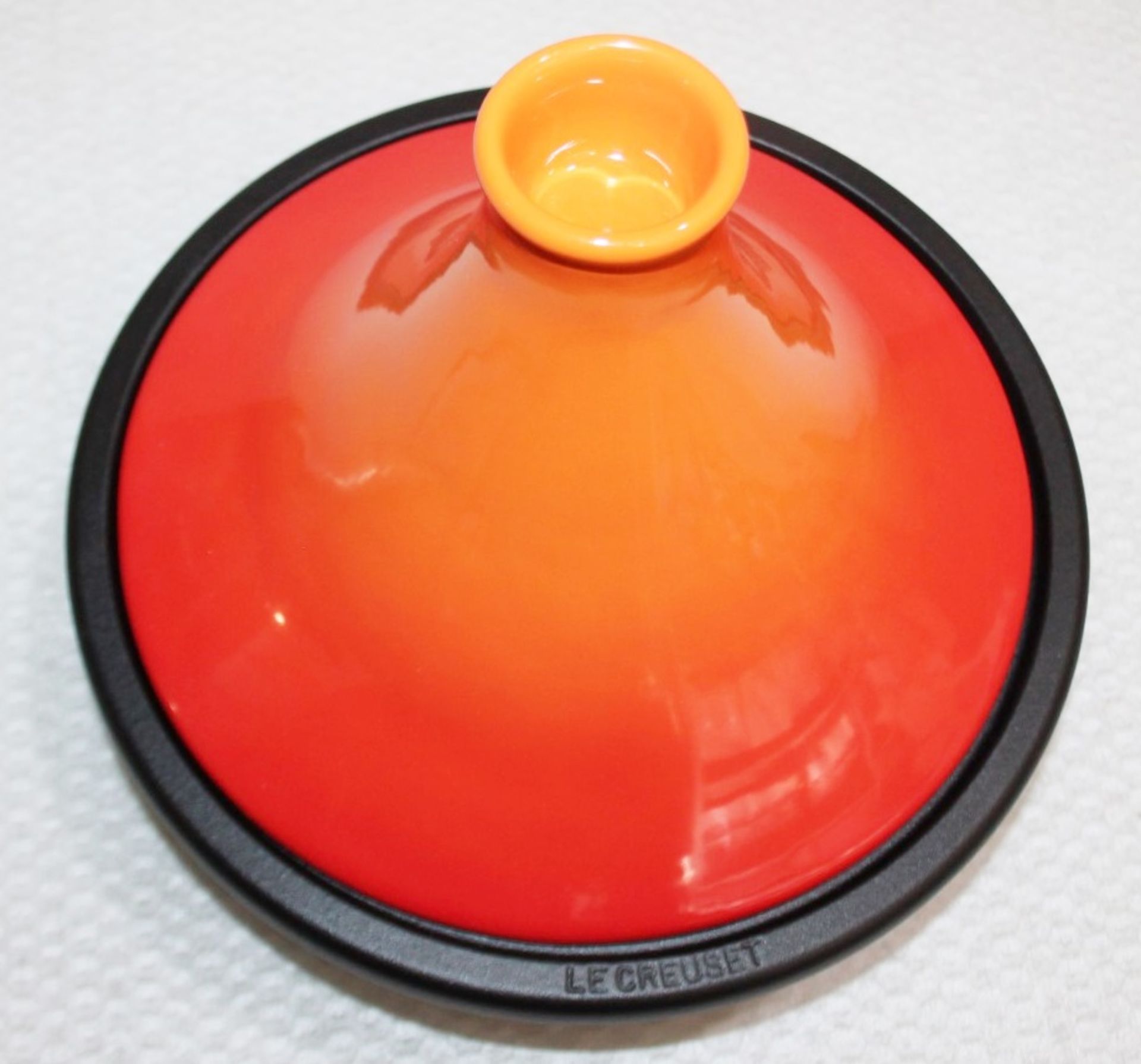1 x LE CREUSET Ceramic & Cast Iron Tagine In Signature Volcanic Orange - Original Price £159.00 - Image 3 of 10