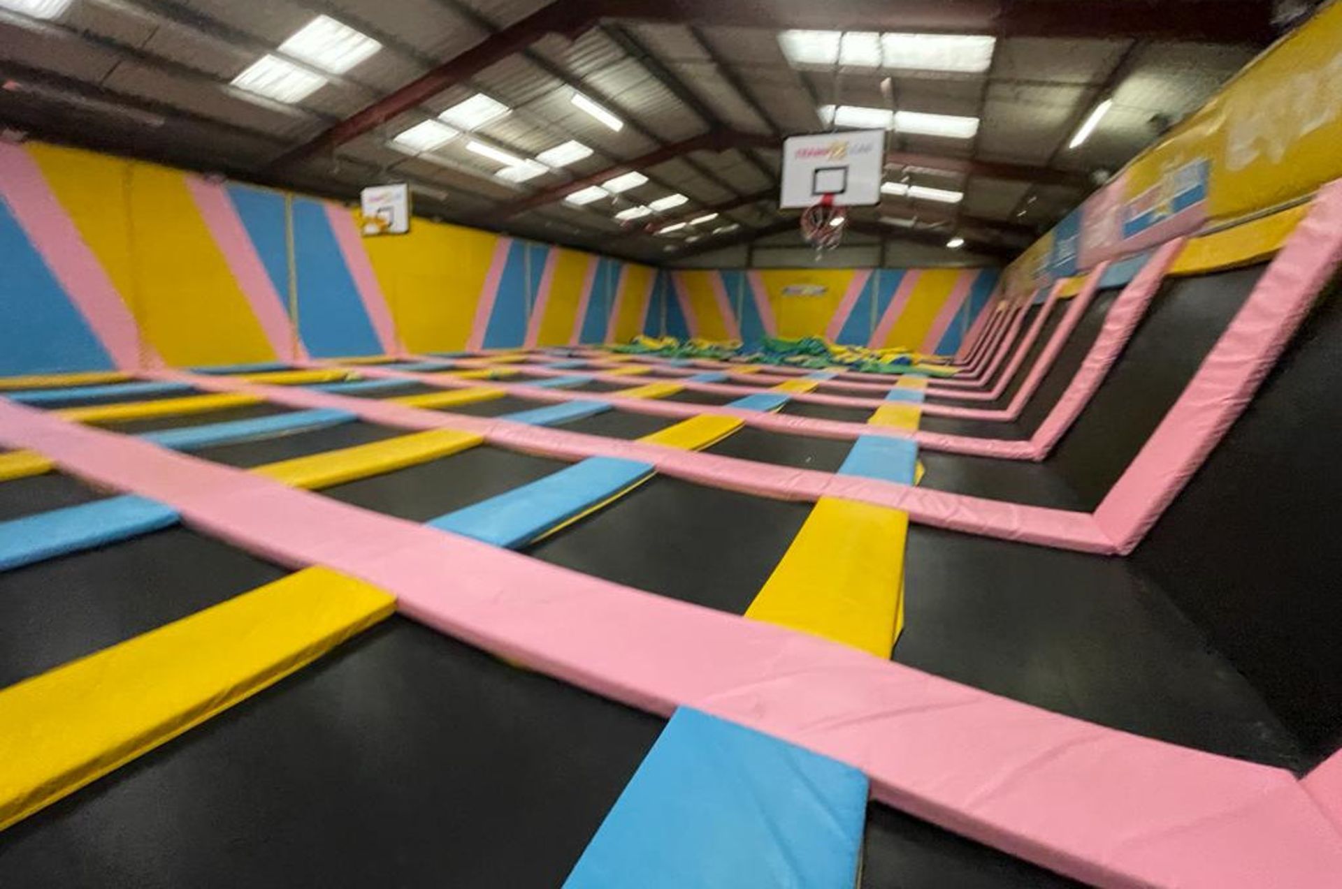 1 x Trampoline Park With Over 40 Interconnected Trampolines, Inflatable Activity Area, Waiting - Image 38 of 99