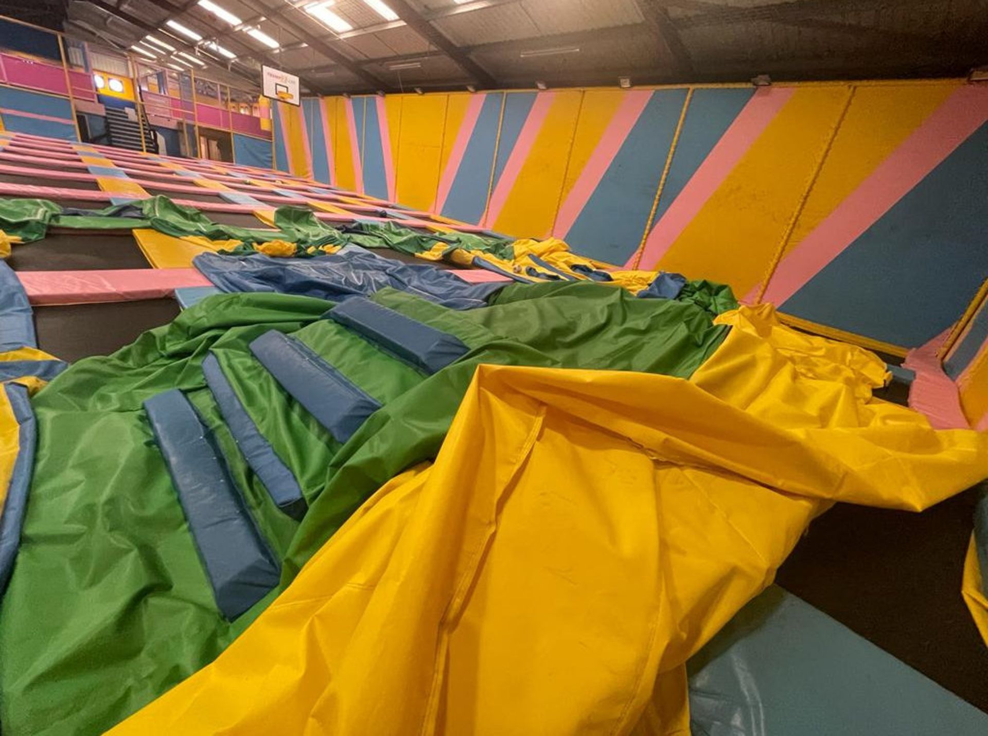 1 x Trampoline Park With Over 40 Interconnected Trampolines, Inflatable Activity Area, Waiting - Image 22 of 99