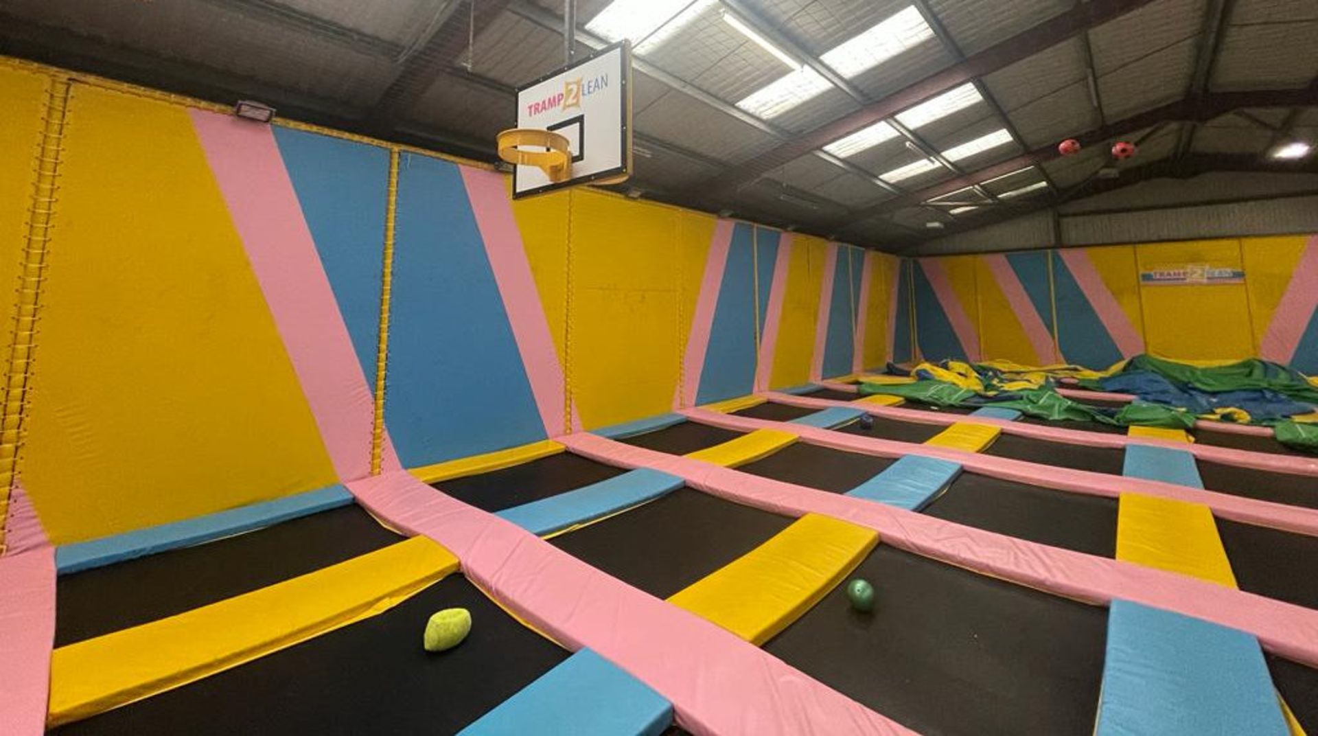 1 x Trampoline Park With Over 40 Interconnected Trampolines, Inflatable Activity Area, Waiting - Image 43 of 99