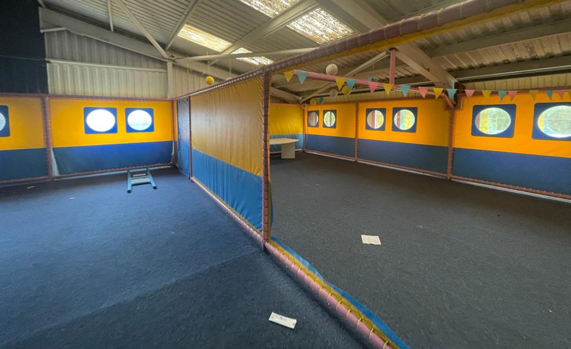 1 x Trampoline Park With Over 40 Interconnected Trampolines, Inflatable Activity Area, Waiting - Image 78 of 99