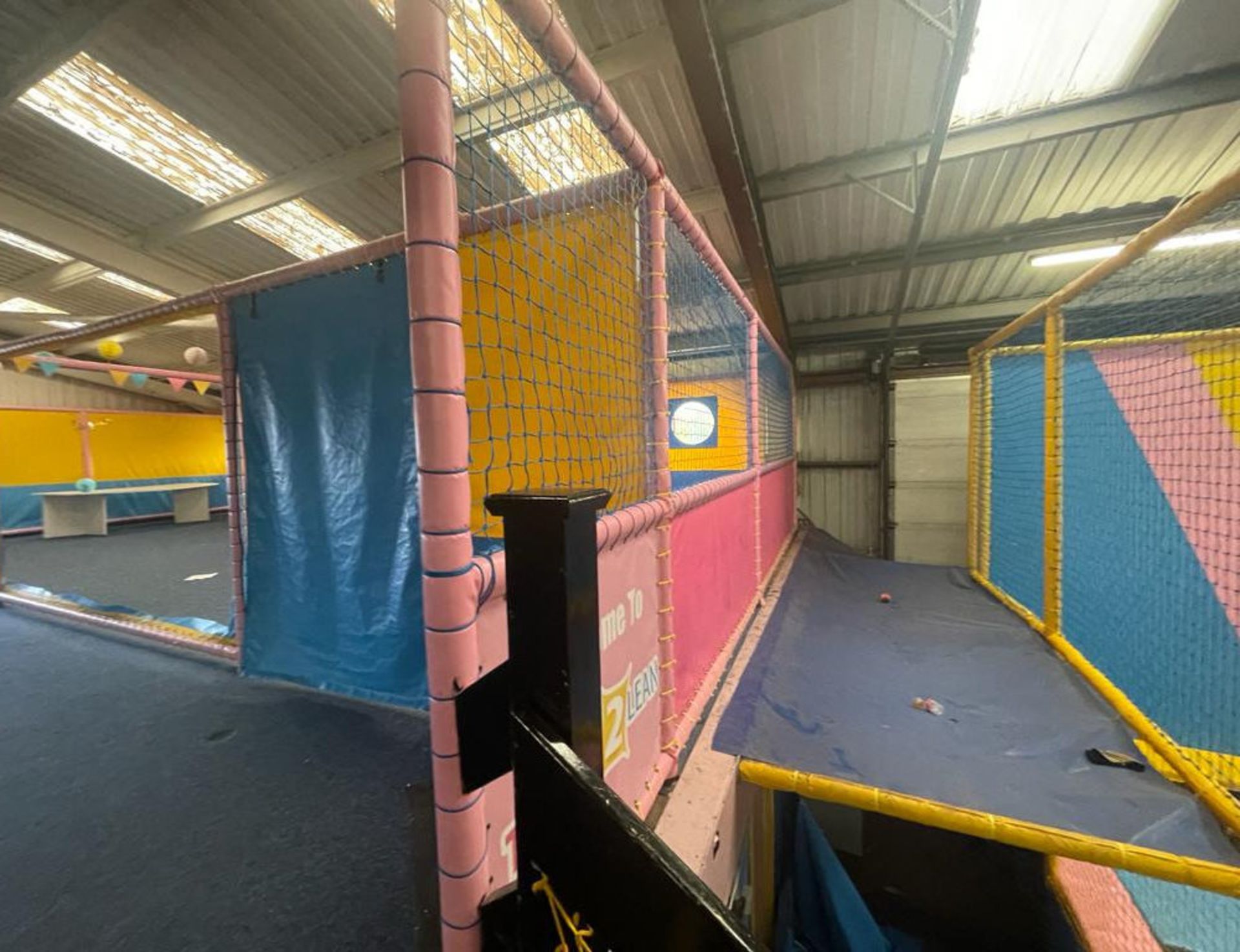 1 x Trampoline Park With Over 40 Interconnected Trampolines, Inflatable Activity Area, Waiting - Image 18 of 99