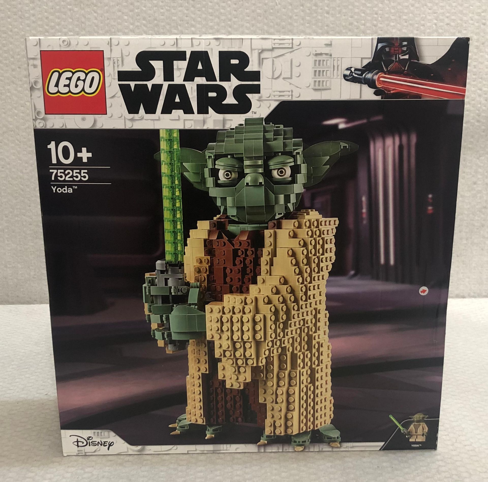 1 x Lego Star Wars Yoda - Model 75255 - New/Boxed - Image 2 of 6