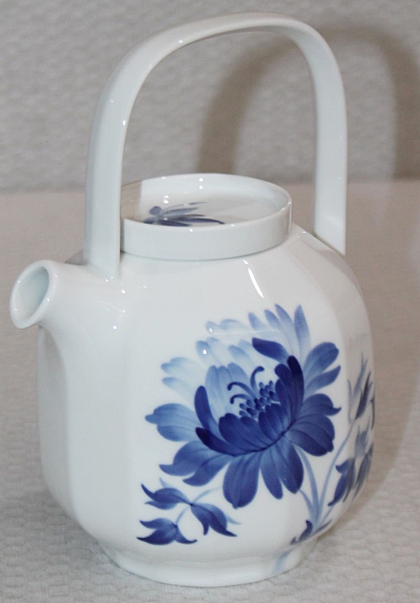 1 x ROYAL COPENHAGEN 'Blomst' Peony Tree Handcrafted Porcelain Teapot - Original Price £125.00 - Image 3 of 11