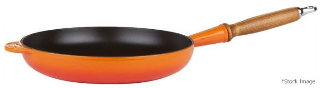 1 x LE CREUSET 'Volcanic' Wooden Handle Enamelled Cast Iron Frying Pan (26cm / 2.0L) - RRP £170.00