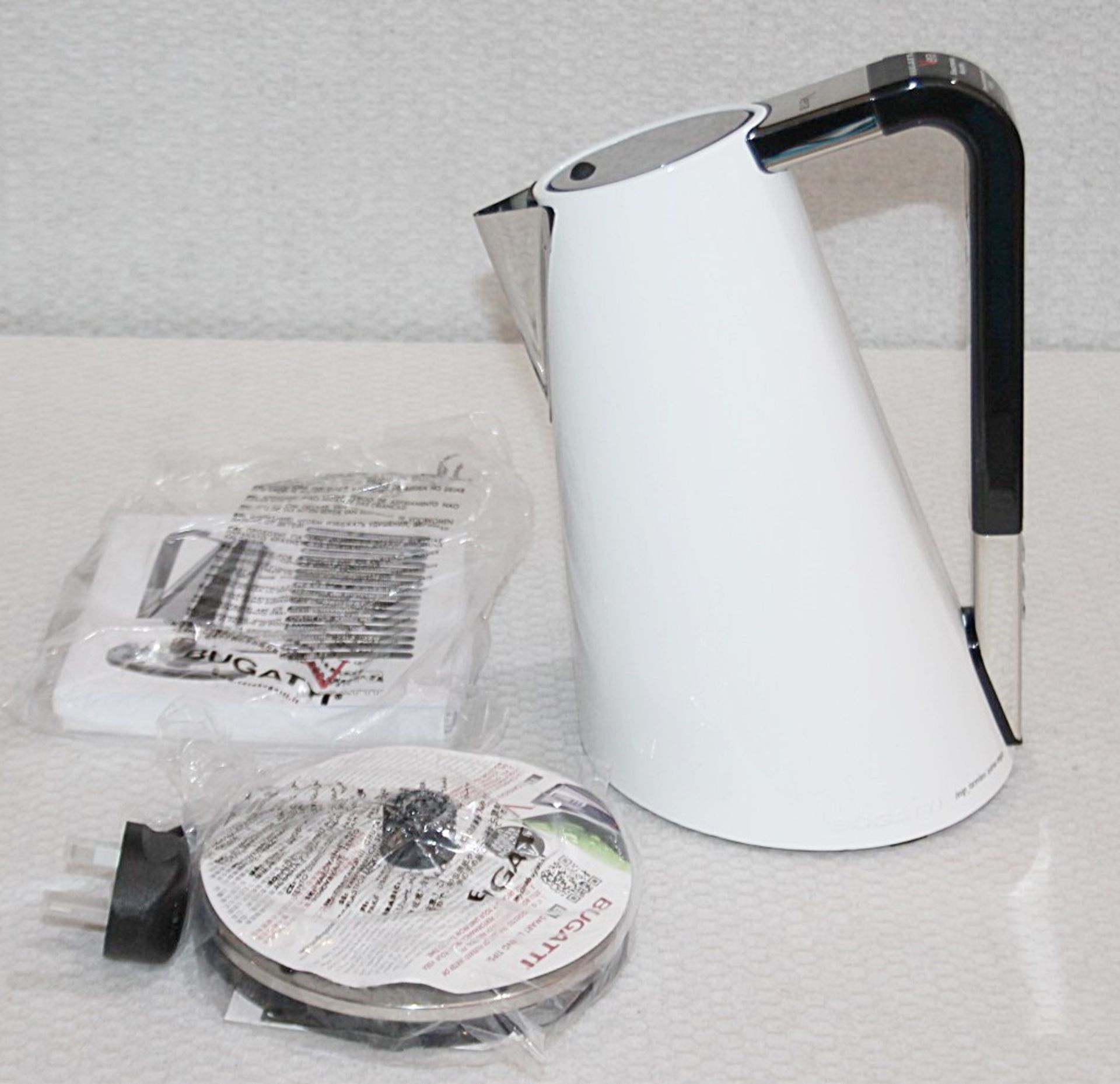 1 x BUGATTI Easy Vera Designer Kettle In White - Original Price £199.00 - Image 3 of 15