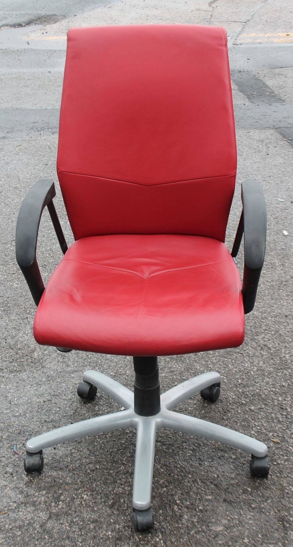 1 x VERCO Branded Gas Lift Swivel Chair Upholstered In A Red Faux Leather - Removed From An - Image 4 of 5