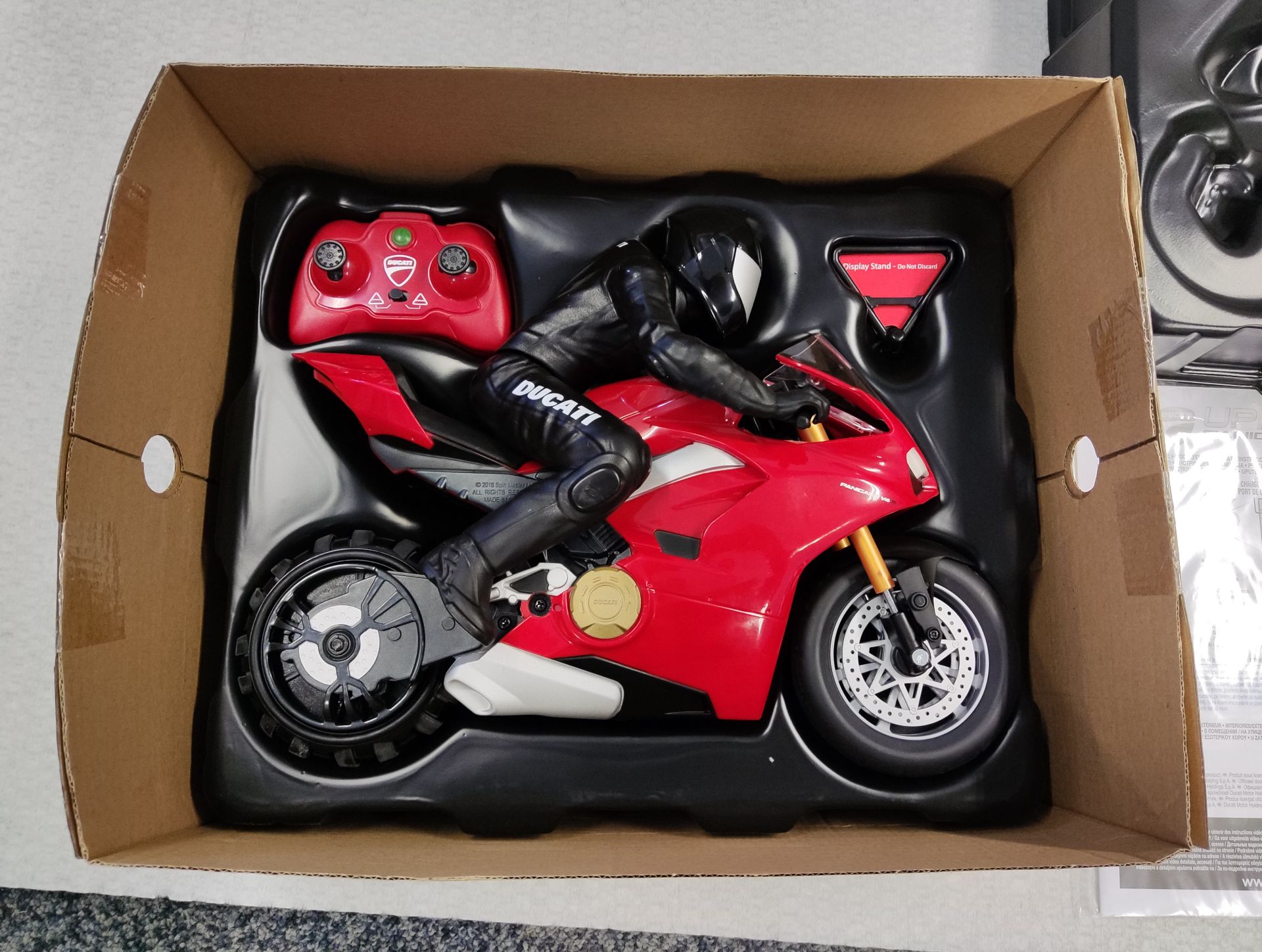 1 x Ducati Panigale V4S Upriser R/C Bike - New/Boxed - Image 7 of 9