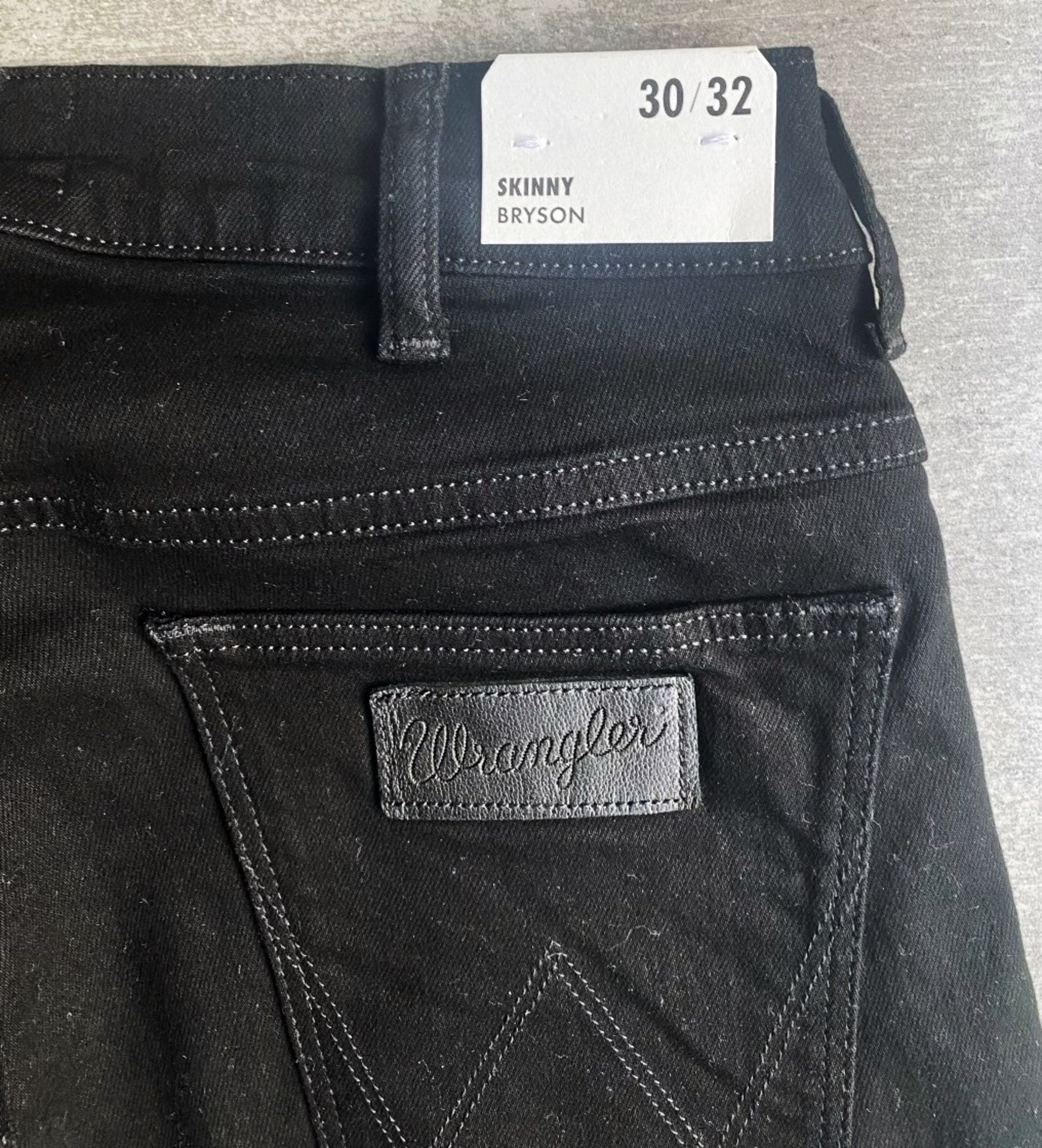 1 x Pair Of Men's Genuine Wrangler Jeans In Black - Size: 30/32 - Preowned, Like New With Tags - - Image 9 of 10