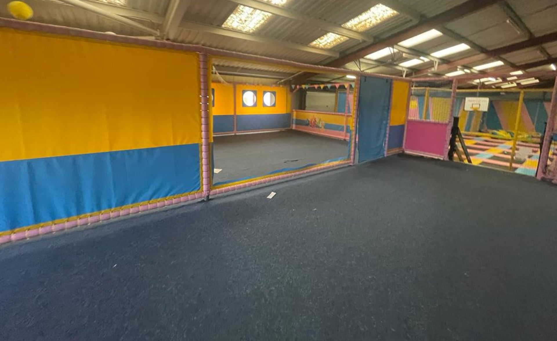 1 x Trampoline Park With Over 40 Interconnected Trampolines, Inflatable Activity Area, Waiting - Image 60 of 99