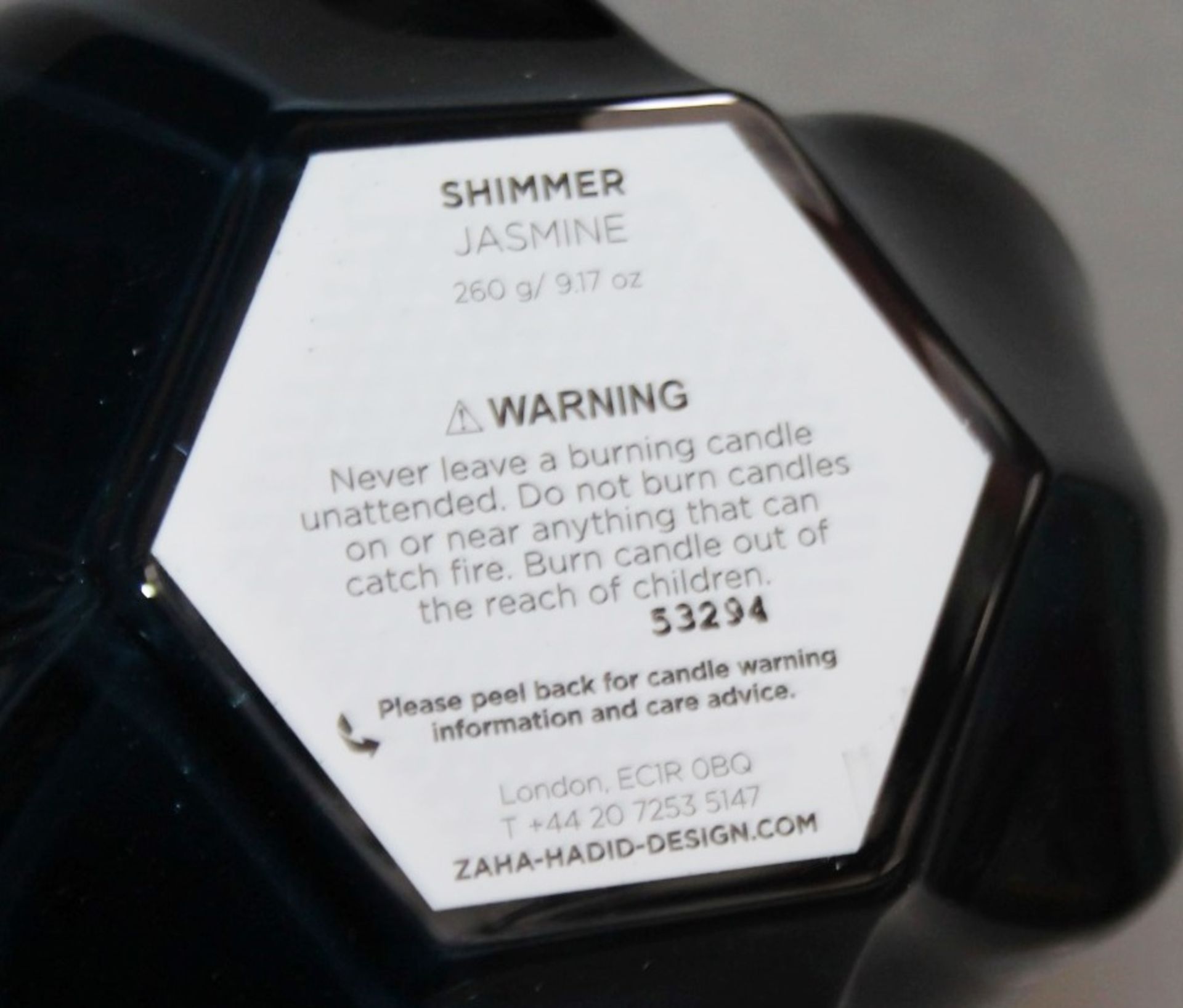 1 x ZAHA HADID DESIGN Shimmer Jasmine Scented Candle (260g) - Original Price £155.00 - Image 6 of 8