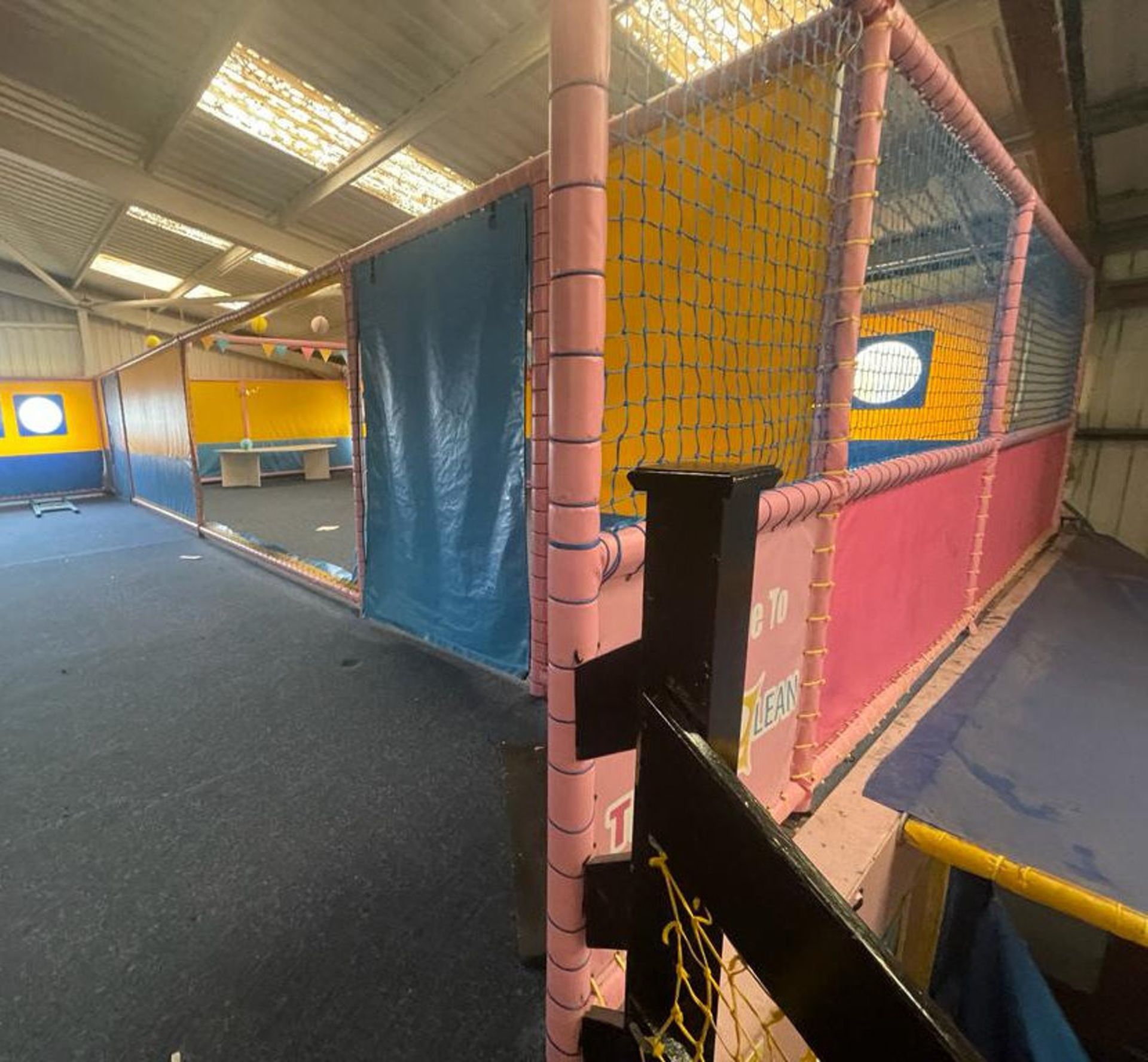 1 x Trampoline Park With Over 40 Interconnected Trampolines, Inflatable Activity Area, Waiting - Image 41 of 99