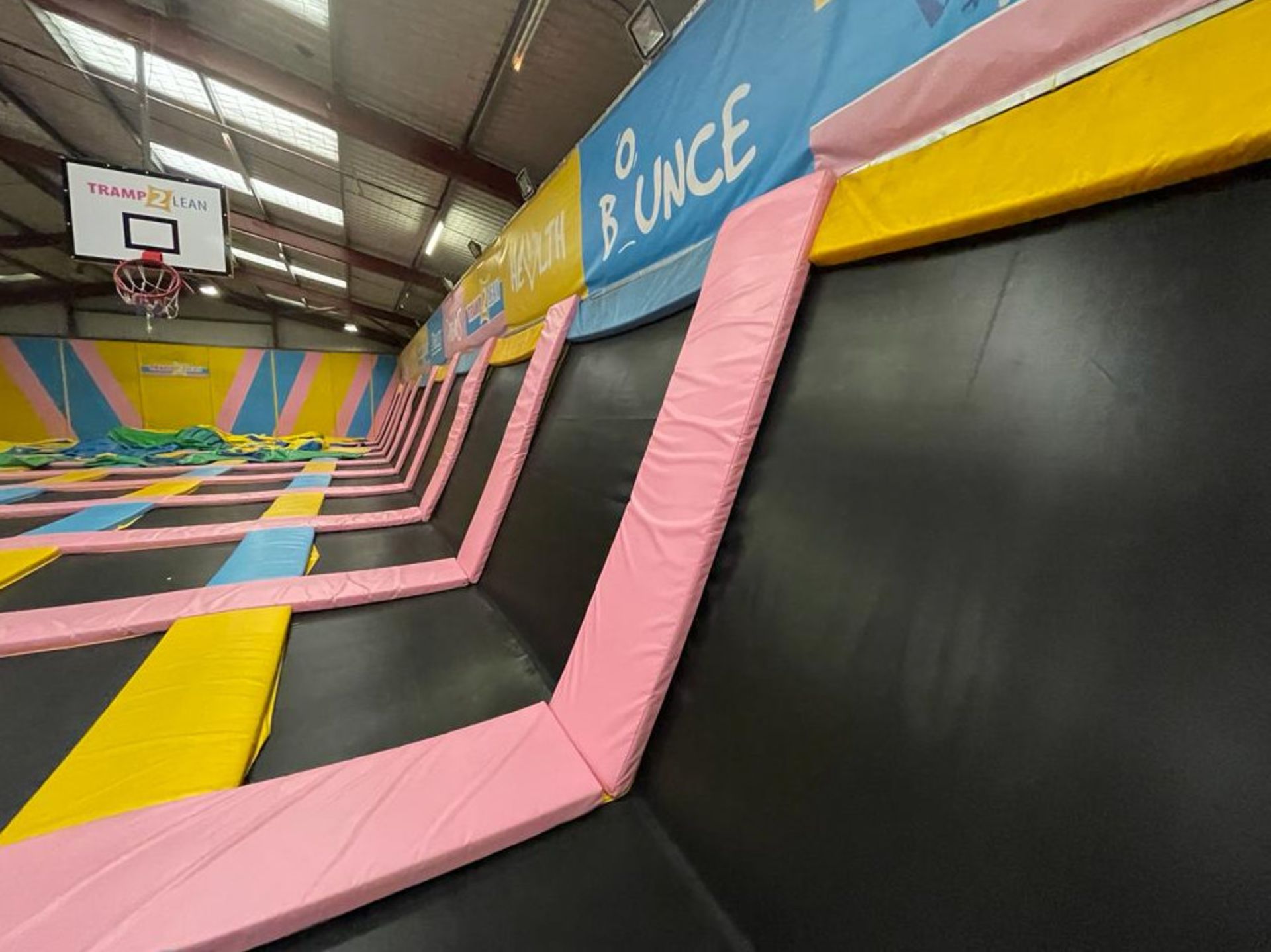 1 x Trampoline Park With Over 40 Interconnected Trampolines, Inflatable Activity Area, Waiting - Image 33 of 99