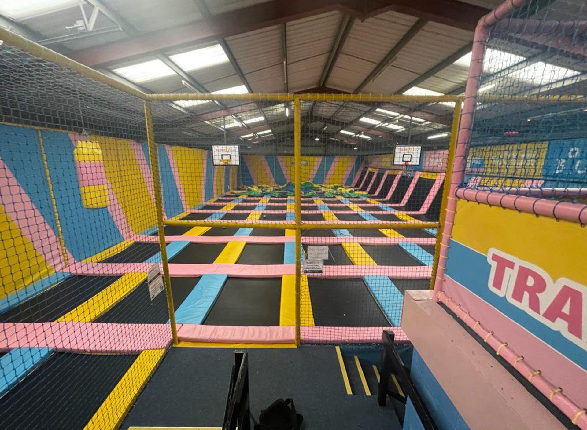 1 x Trampoline Park With Over 40 Interconnected Trampolines, Inflatable Activity Area, Waiting - Image 75 of 99