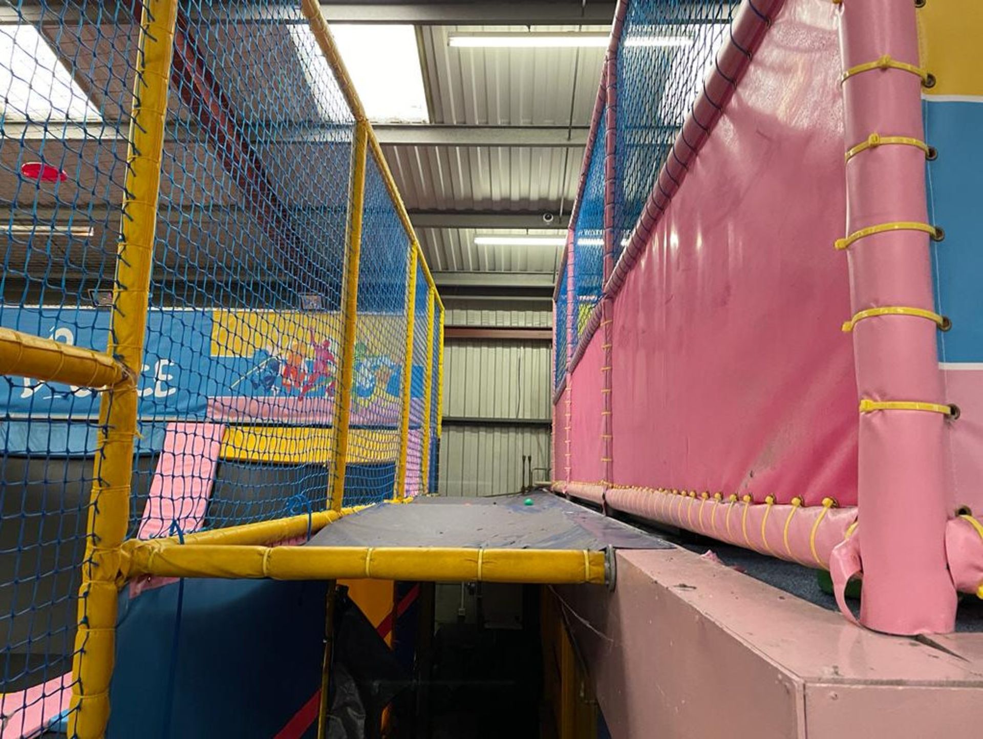 1 x Trampoline Park With Over 40 Interconnected Trampolines, Inflatable Activity Area, Waiting - Image 77 of 99