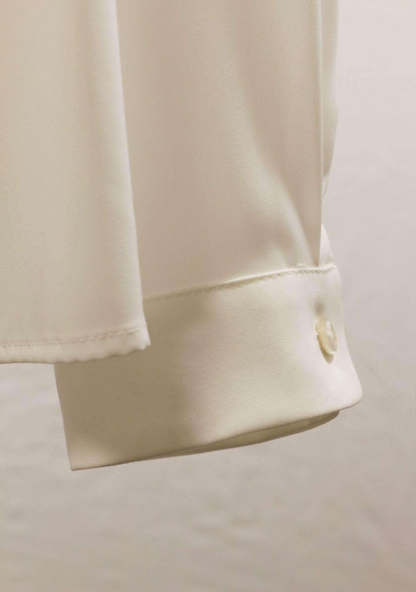 1 x Anne Belin White Shirt - Size: 18 - Material: 100% Polyester - From a High End Clothing Boutique - Image 7 of 9