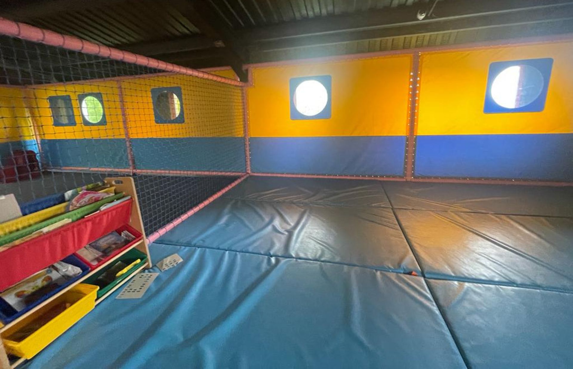 1 x Trampoline Park With Over 40 Interconnected Trampolines, Inflatable Activity Area, Waiting - Image 8 of 99