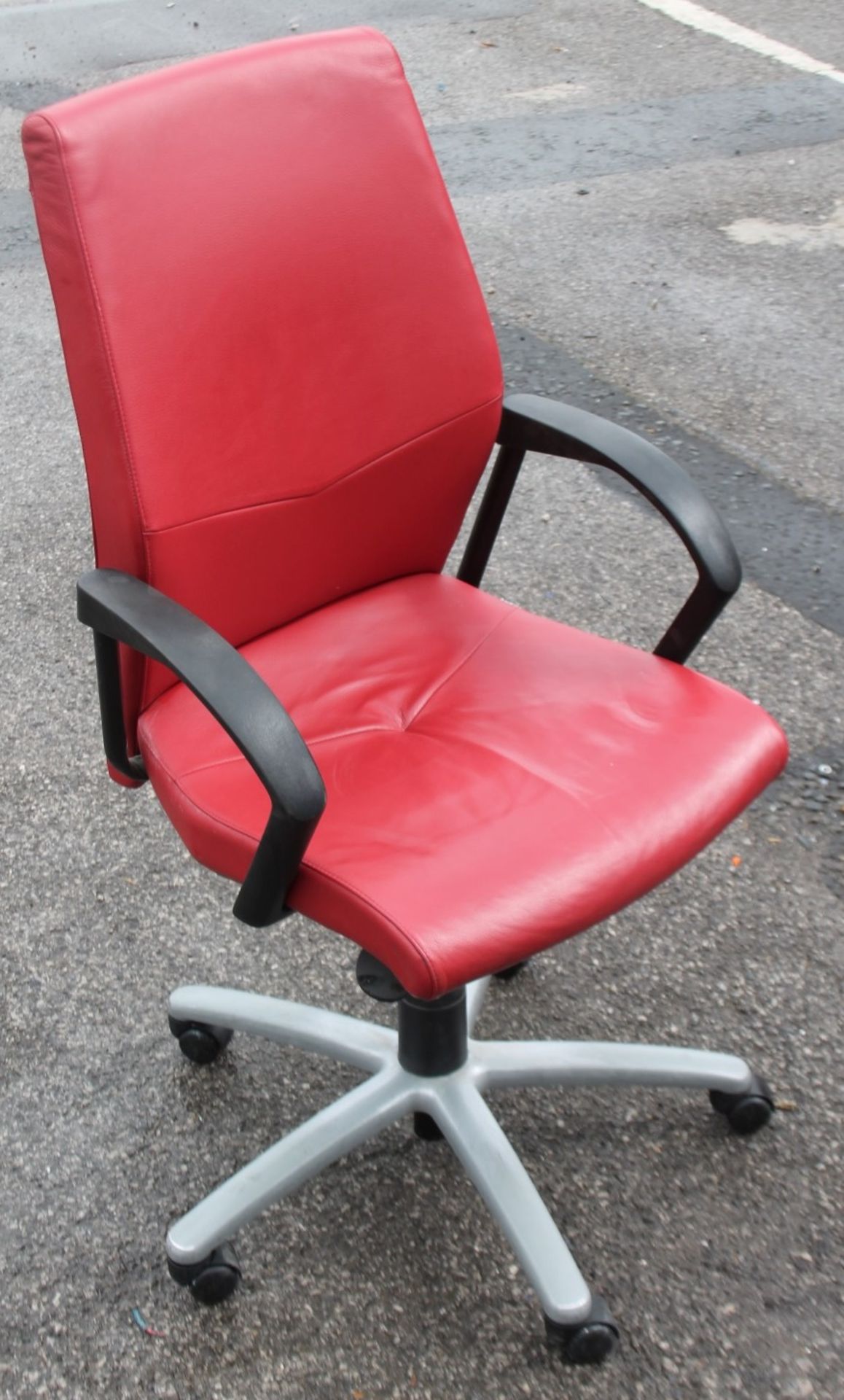 1 x VERCO Branded Gas Lift Swivel Chair Upholstered In A Red Faux Leather - Removed From An - Image 3 of 5