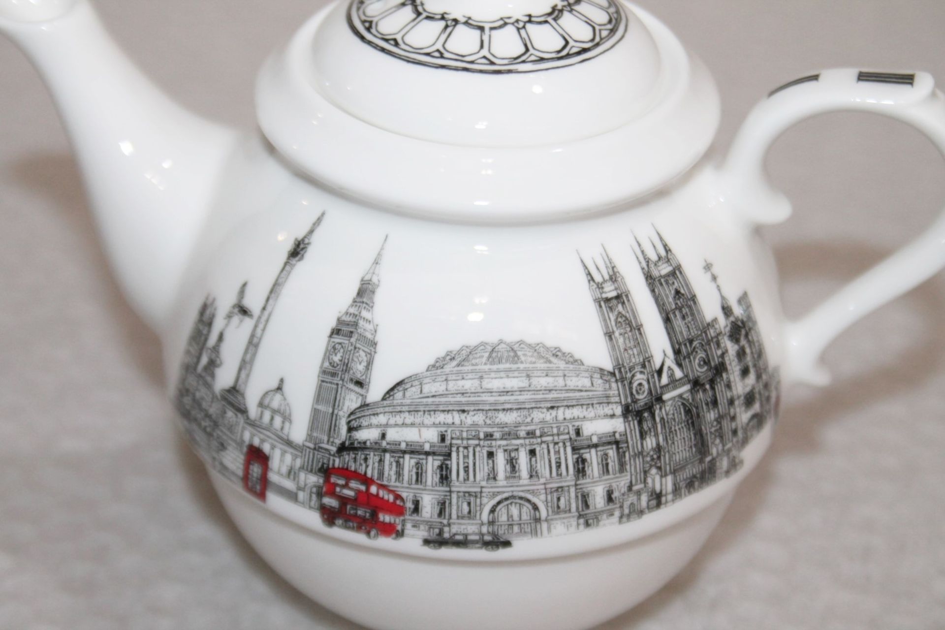 1 x HALCYON DAYS 'London Icons' Fine Bone China Tea Pot, With Graphic Print Decoration - Original - Image 4 of 9