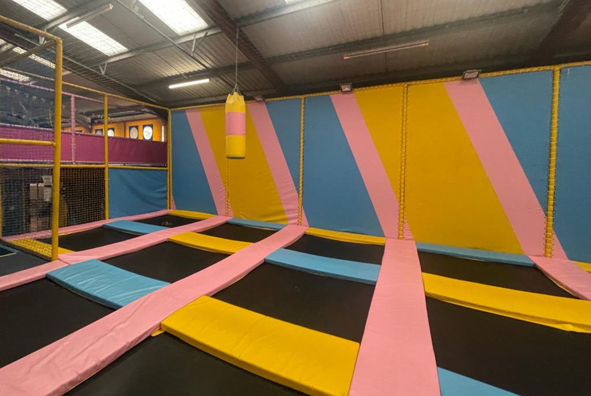 1 x Trampoline Park With Over 40 Interconnected Trampolines, Inflatable Activity Area, Waiting - Image 19 of 99
