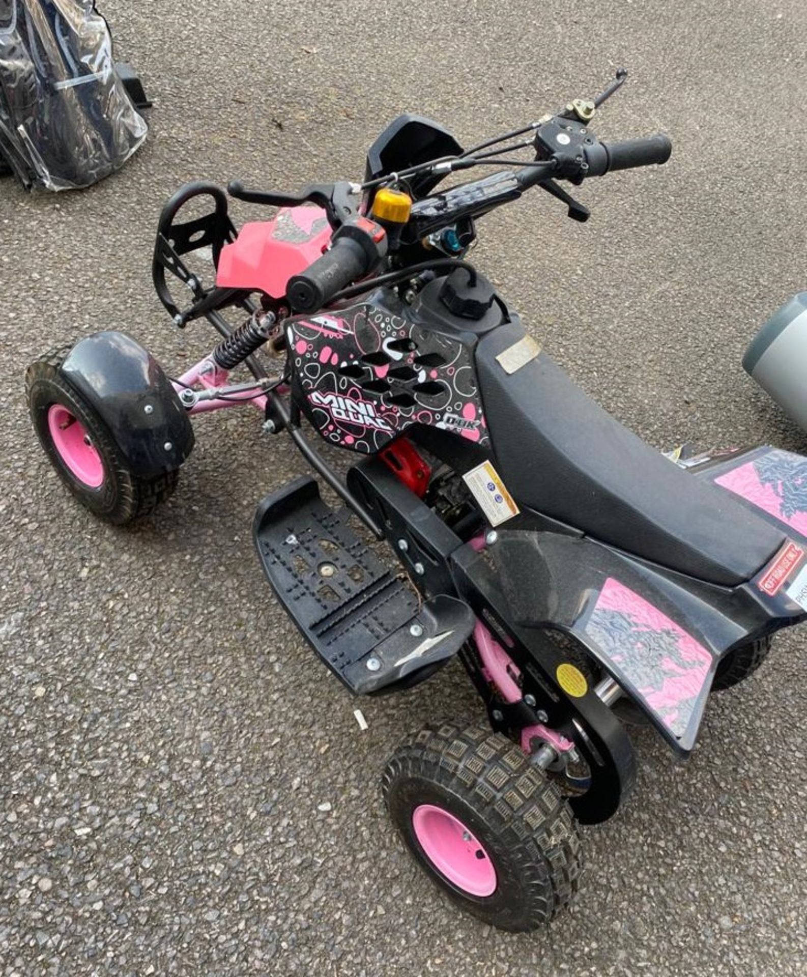 1 x Mini Quad Bike With Petrol Engine - Pink Colour - Image 2 of 5