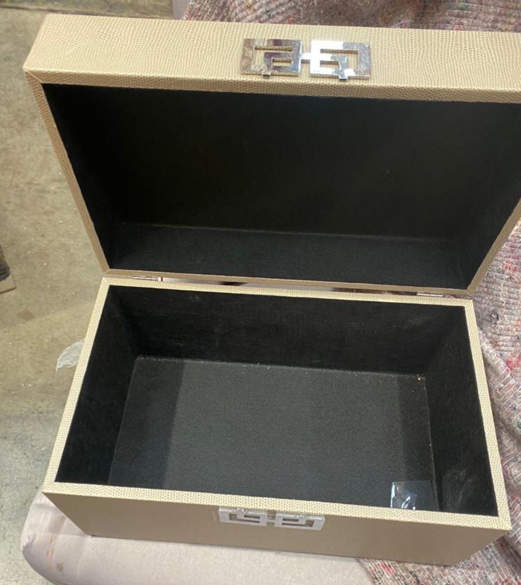 3 x Storage Boxes Suitable For Jewellery or Watches etc - Cream Finish With Silver Badges - Image 5 of 9