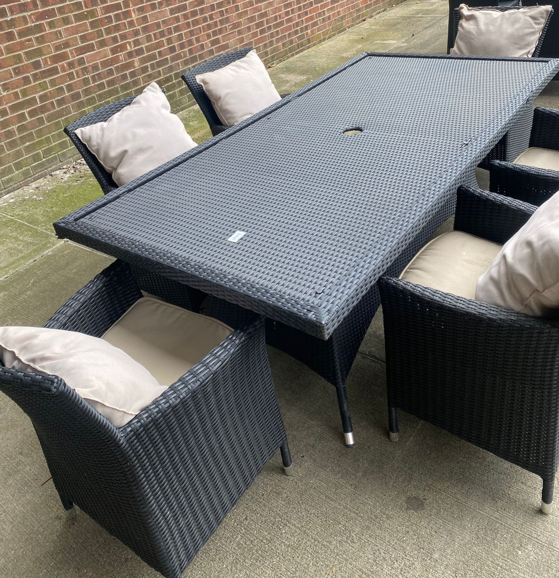 1 x Dark Rattan Outdoor Table With Six Chairs and Cushions - Image 3 of 7