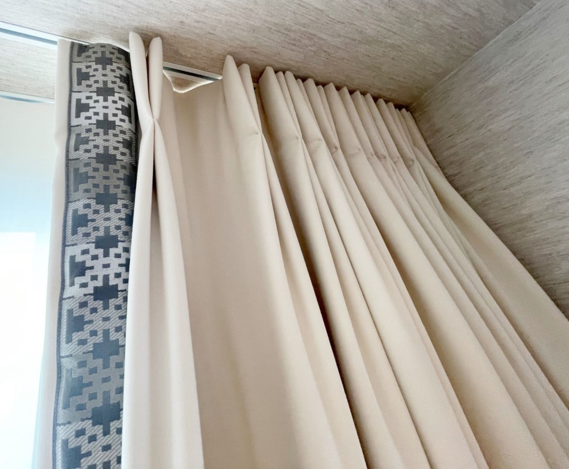 4 x Bespoke Made To Measure Premium Lined Curtains - Includes 1 x Pair & 2 x Single Blinds + Voiles - Image 9 of 13