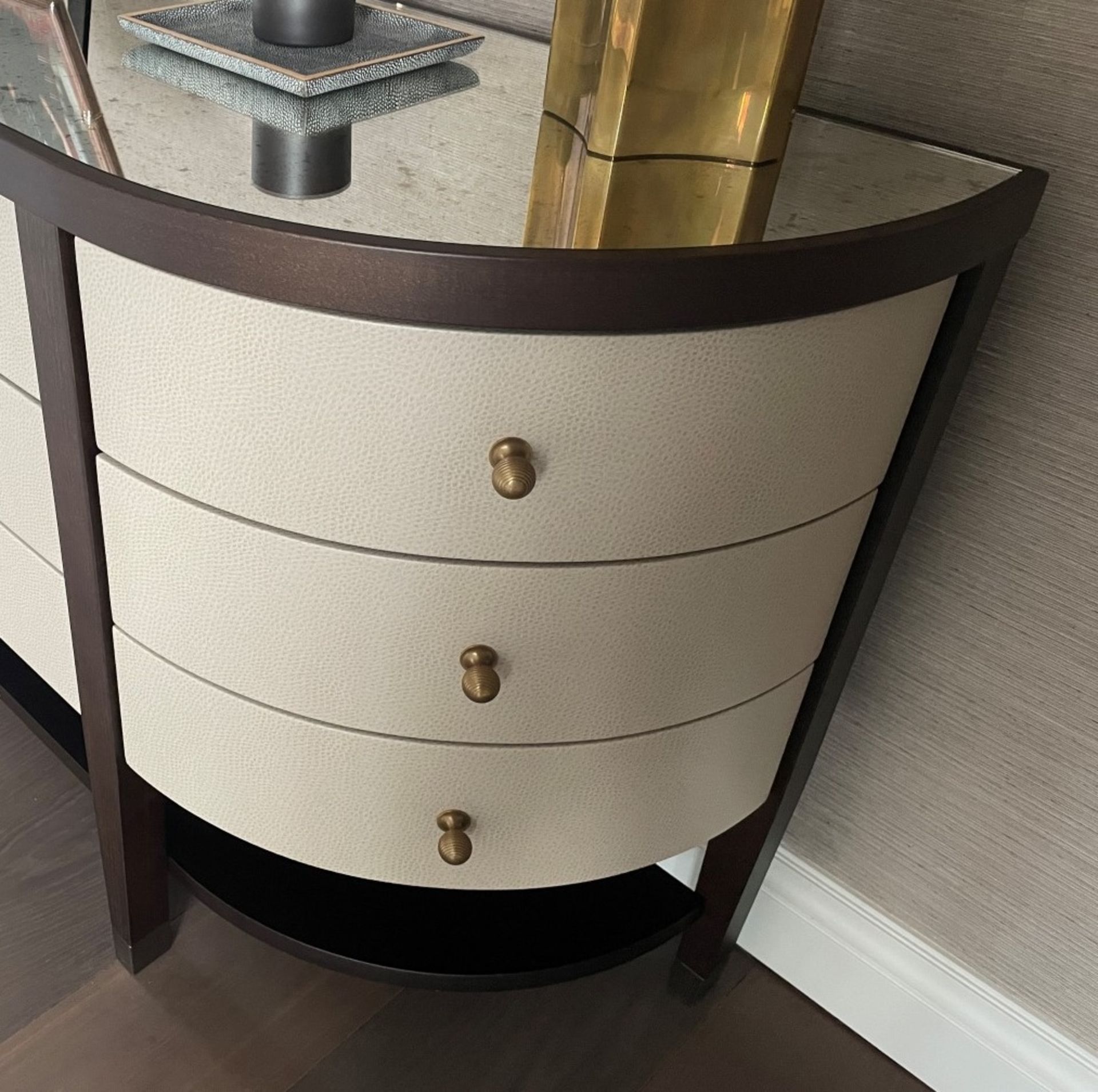 1 x Luxurious Curved Art Deco-Inspired Leather Upholstered Buffet Sideboard Cabinet - Ref: DIN(B) - Image 2 of 21