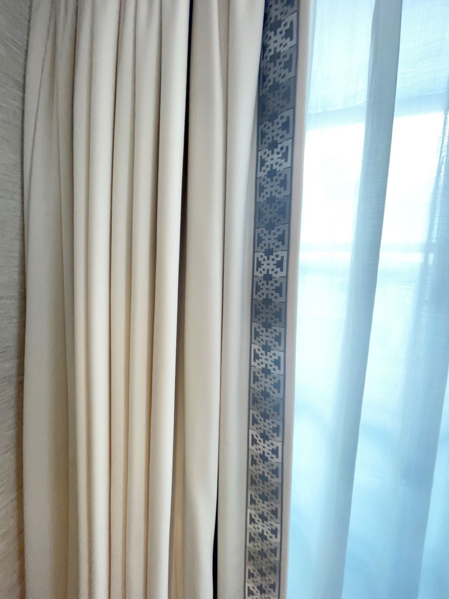 4 x Bespoke Made To Measure Premium Lined Curtains - Includes 1 x Pair & 2 x Single Blinds + Voiles - Image 6 of 13
