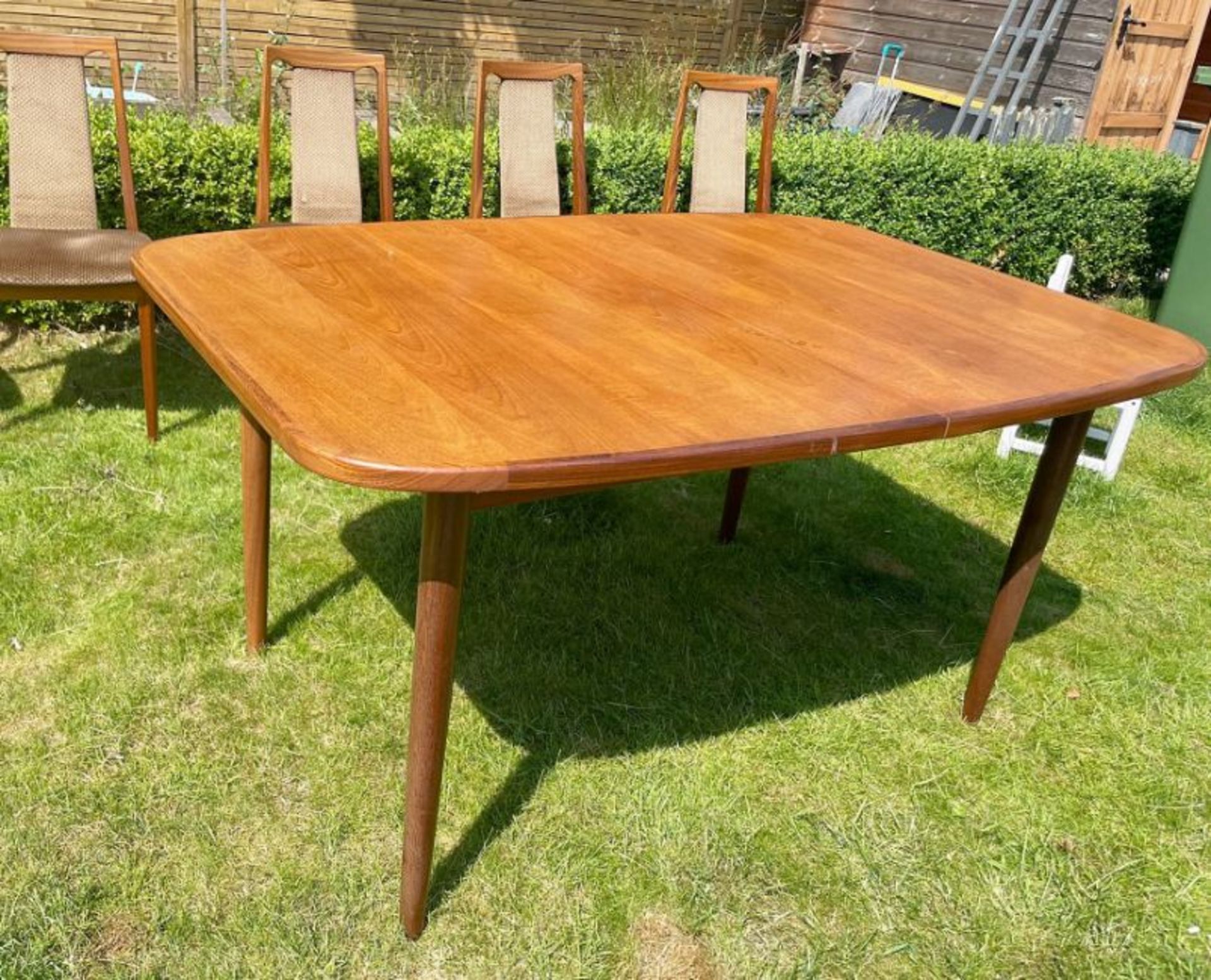 1 x Vintage G-PLAN Extending Dining Table With 6 x Dralon Upholstered G-PLAN Chairs  - CL758 -