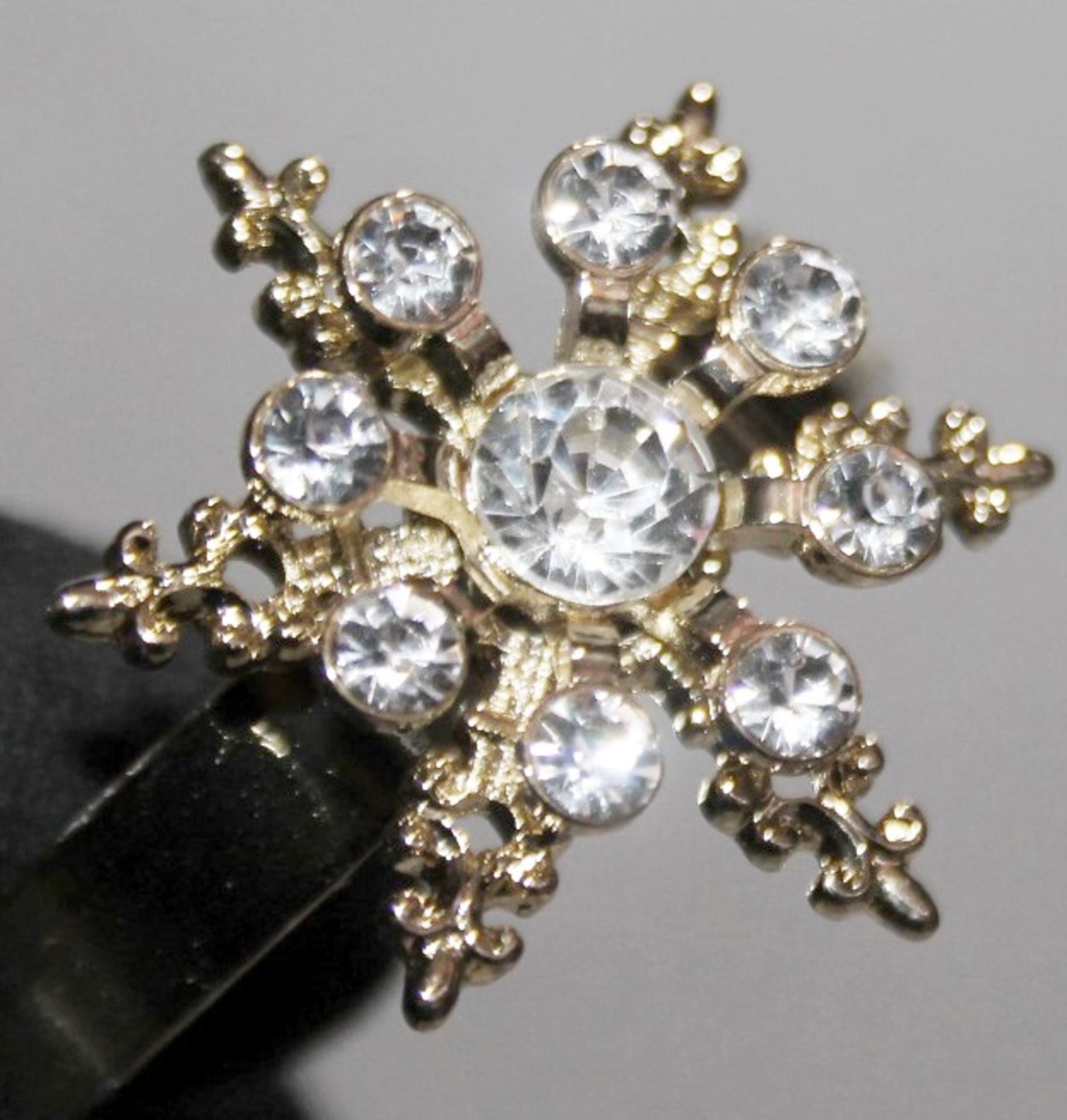 Set of 4 x JOANNA BUCHANAN Designer 'Classic Snowflake' Crystal Napkin Rings (Set of 4) - Original - Image 2 of 4