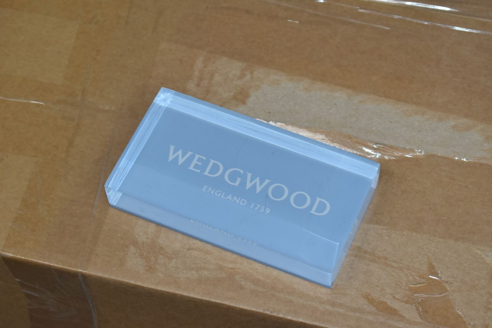 1 x Wedgewood Retail Pack - Includes 3 x Various Sized Decoration Hanger Stands, Advertisement - Image 4 of 7