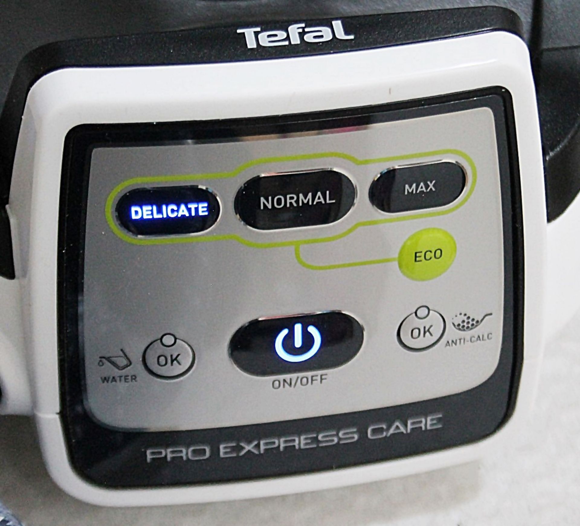 1 x TEFAL 'Pro Express Care' Anti-Scale Steam Generator Iron - Original Price £398.00 - Unused Boxed - Image 12 of 18