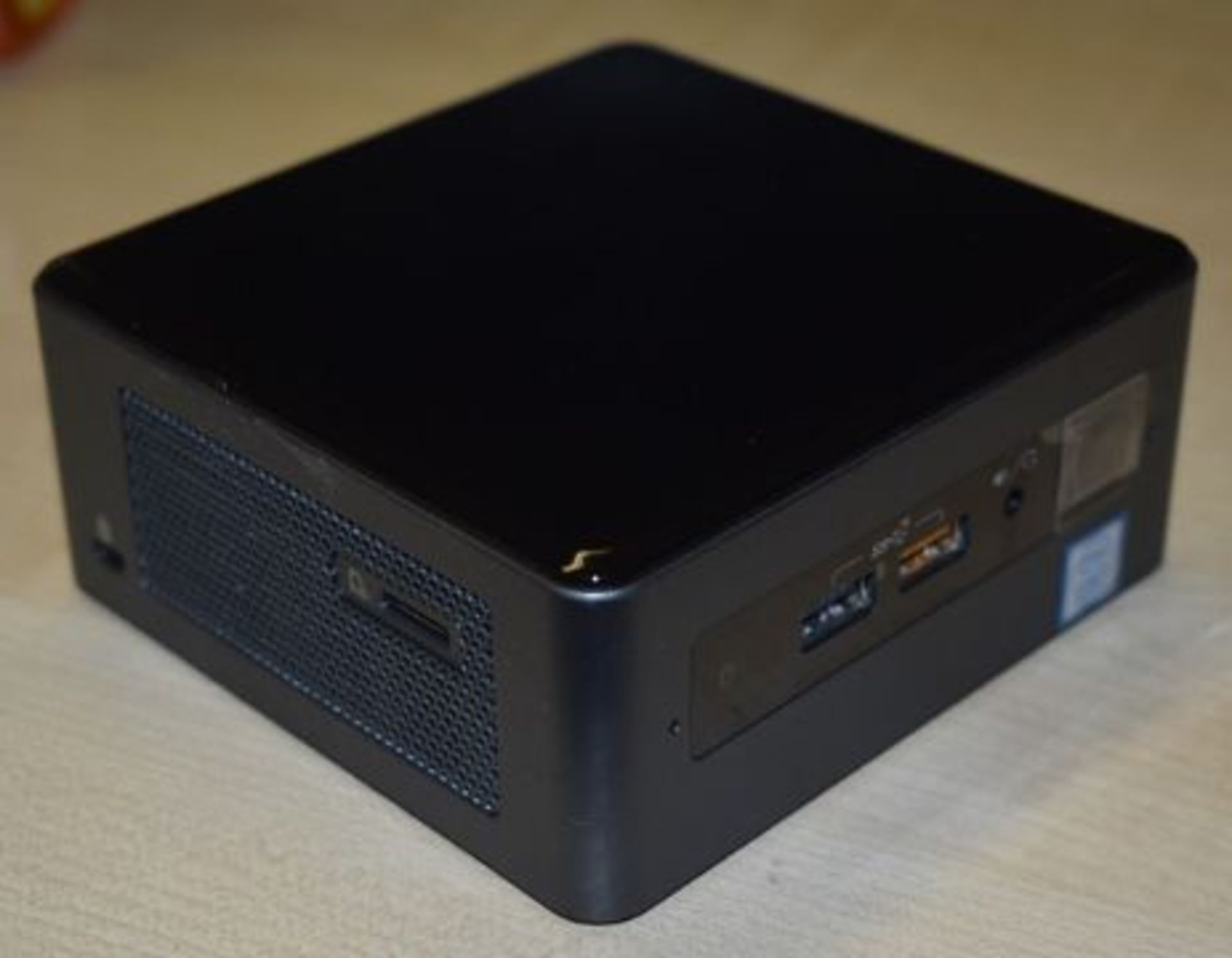 1 x Intel NUC Mini PC Featuring Intel i7-8559u Quad Core 3.7Ghz Processor, 8GB DDR4 2400Mhz Ram, - Image 4 of 5