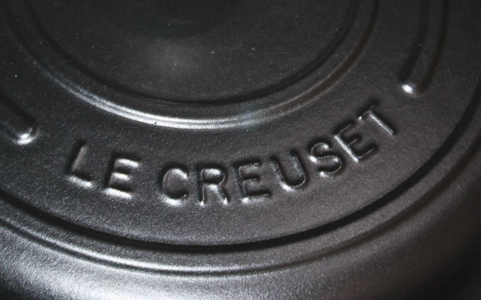 1 x LE CREUSET 'Signature' Enamelled Cast Iron 30cm Shallow Casserole Dish With Lid - RRP £270.00 - Image 5 of 10