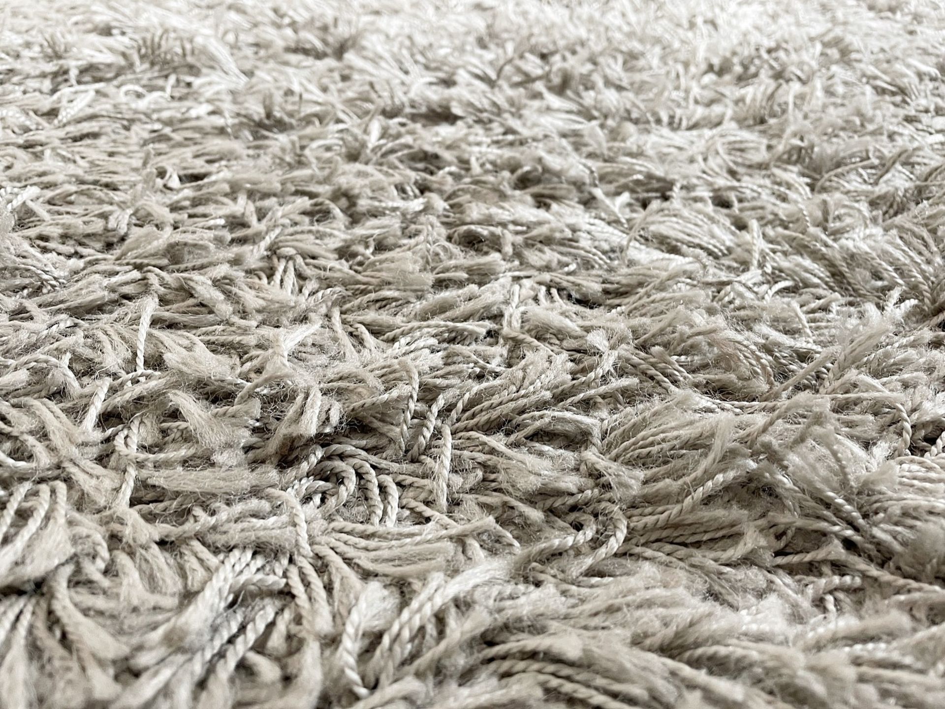 1 x Premium Fitted SHAGPILE Bedroom Carpet In Grey (4.6 x 3.9m) - Ref: FRNT-BD(B)SHG/1stFLR - - Image 6 of 6