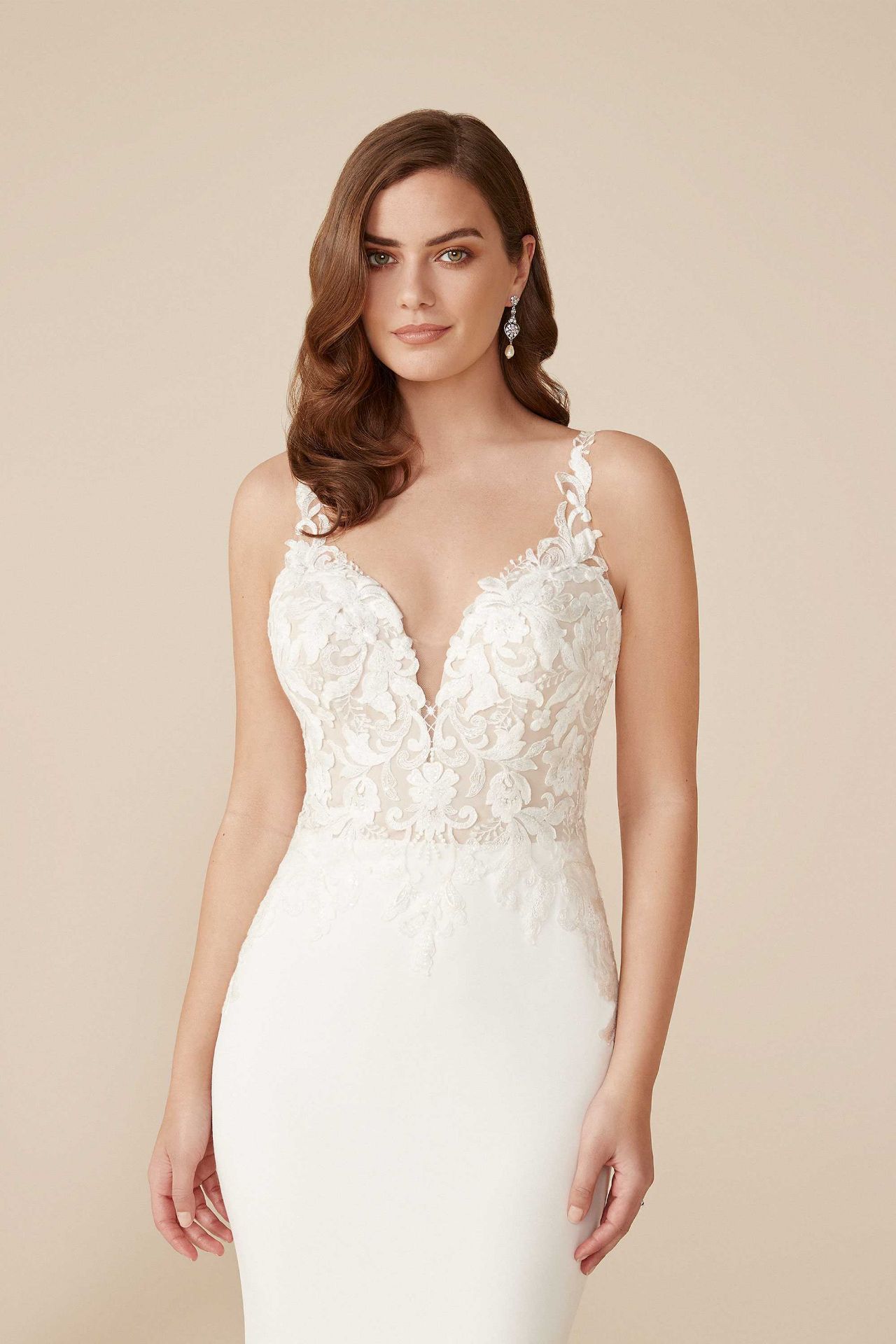 1 x Justin Alexander Alivia Designer Crepe Wedding Gown With Cathedral Train - Size 12 - RRP £1,654 - Image 9 of 14