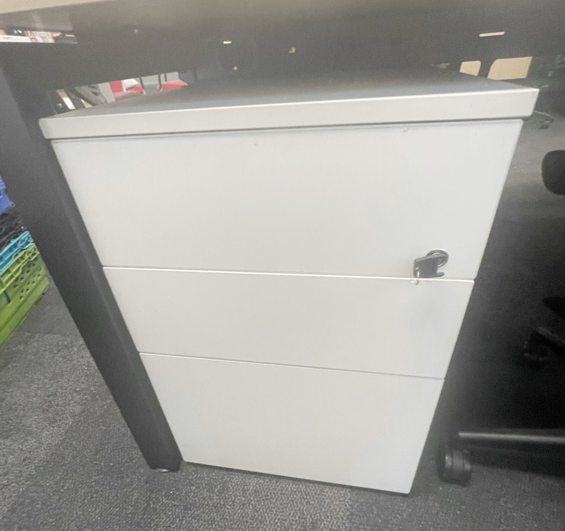8 x Lockerble Under-Desk 3-Drawer Pedestals - To Be Removed From An Executive Office Environment - Image 3 of 6