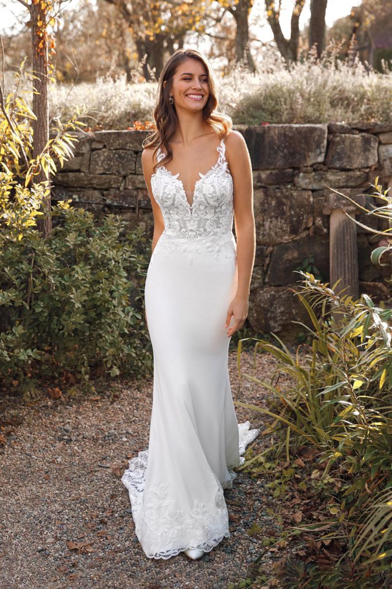 1 x Justin Alexander Alivia Designer Crepe Wedding Gown With Cathedral Train - Size 12 - RRP £1,654 - Image 10 of 14