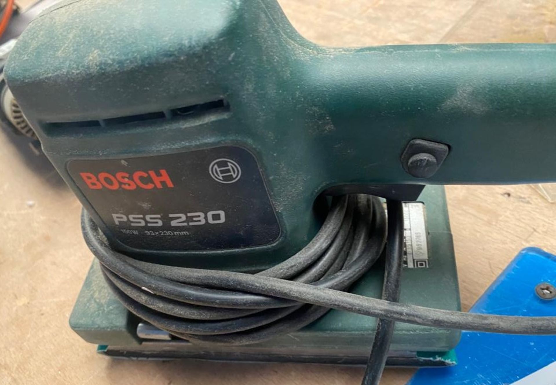 1 x Bosch PSS 230 Orbital Sander