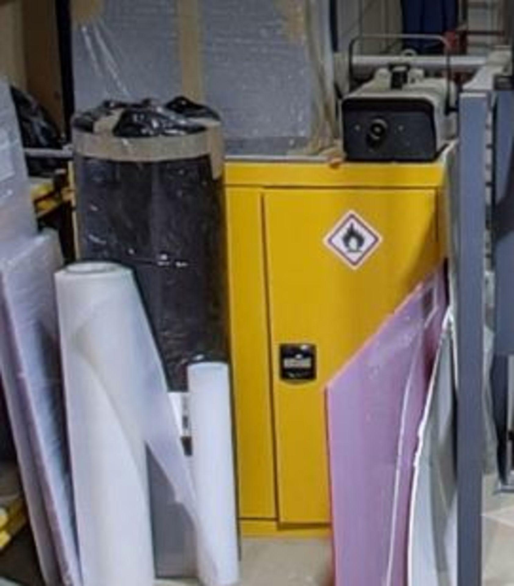 1 x Two Door Chemical Storage Cabinet in Yellow - Image 3 of 3