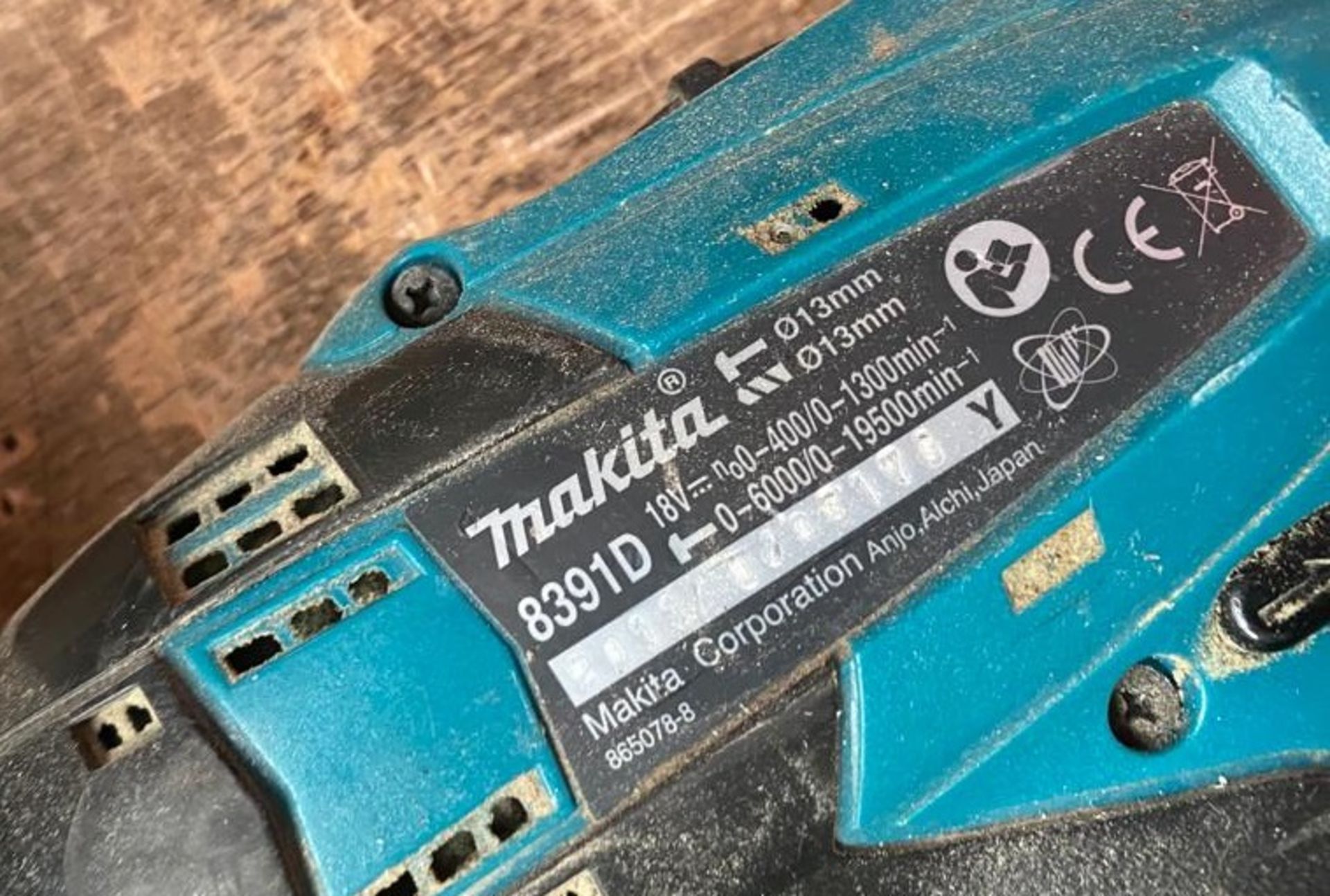 1 x Makita 8394D Cordless Drill with Battery and Charger - Image 3 of 3