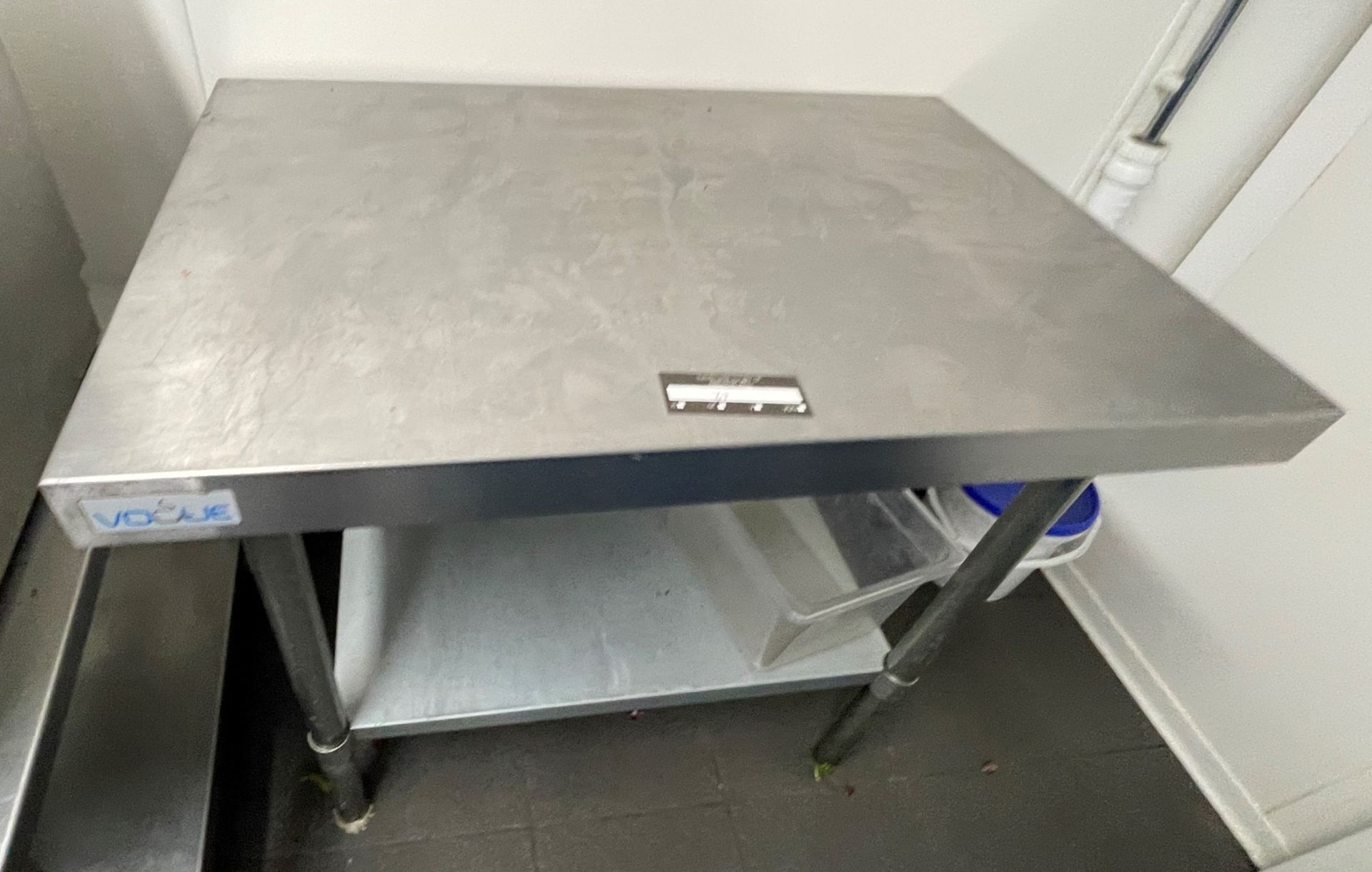 1 x Vogue Stainless Steel Prep Table - Size: 90x60 cms - Image 3 of 3