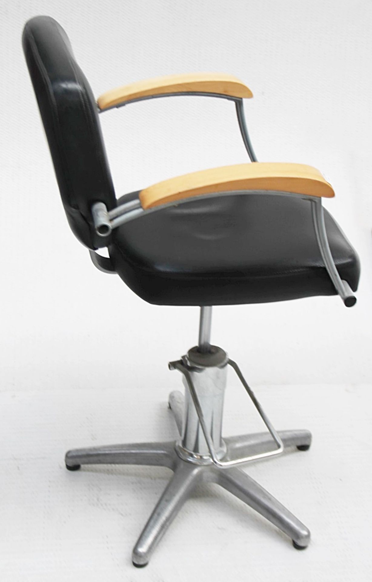 1 x Adjustable Black Hydraulic Barber Hairdressing Chair - Recently Removed From A Boutique Hair - Image 7 of 10