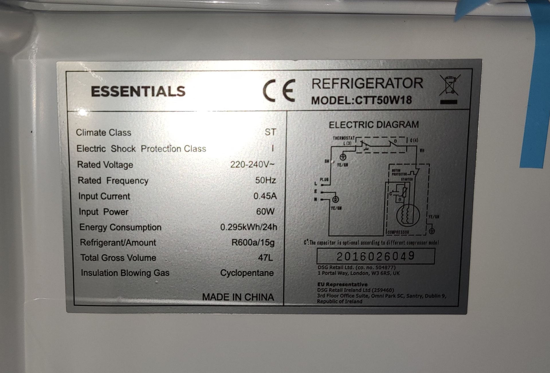 1 x Essentials CTT50W18 46 Litre Mini Fridge - LBC117 - CL763- Location: Sale M33This item i - Image 3 of 3